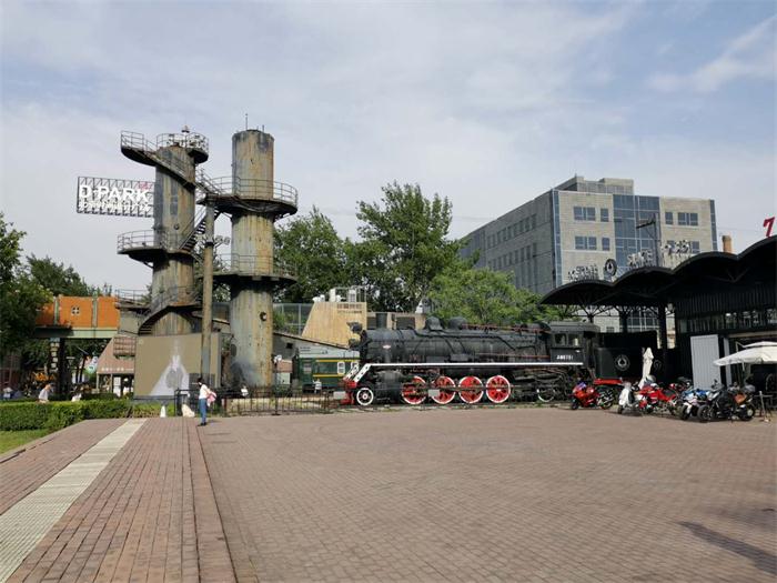 北京798一個從【舊廠房創(chuàng)意出來的藝術區(qū)】(圖5)