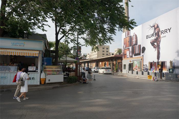 北京798一個從【舊廠房創(chuàng)意出來的藝術區(qū)】(圖7)